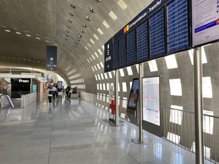 Transfer Terminal 2E To Terminal 2F - PARIS CHARLES DE GAULLE AIRPORT (CDG)